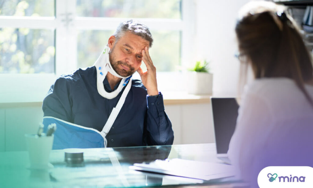 Tener lesiones físicas o mentales a causa del trabajo que se realiza son accidentes en el trabajo.